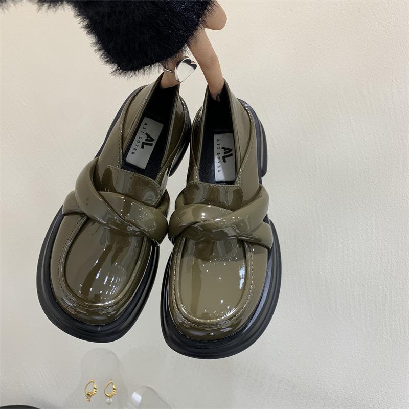 Women s Patent Leather Autumn Vintage Style Pumps - Fashionable Footwear 35 оливковое зеленый