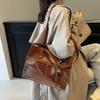 Texture Niche Retro Large-capacity Tote Bag Women's New Autumn and Winter Temperament Versatile Commuter Shoulder Bag