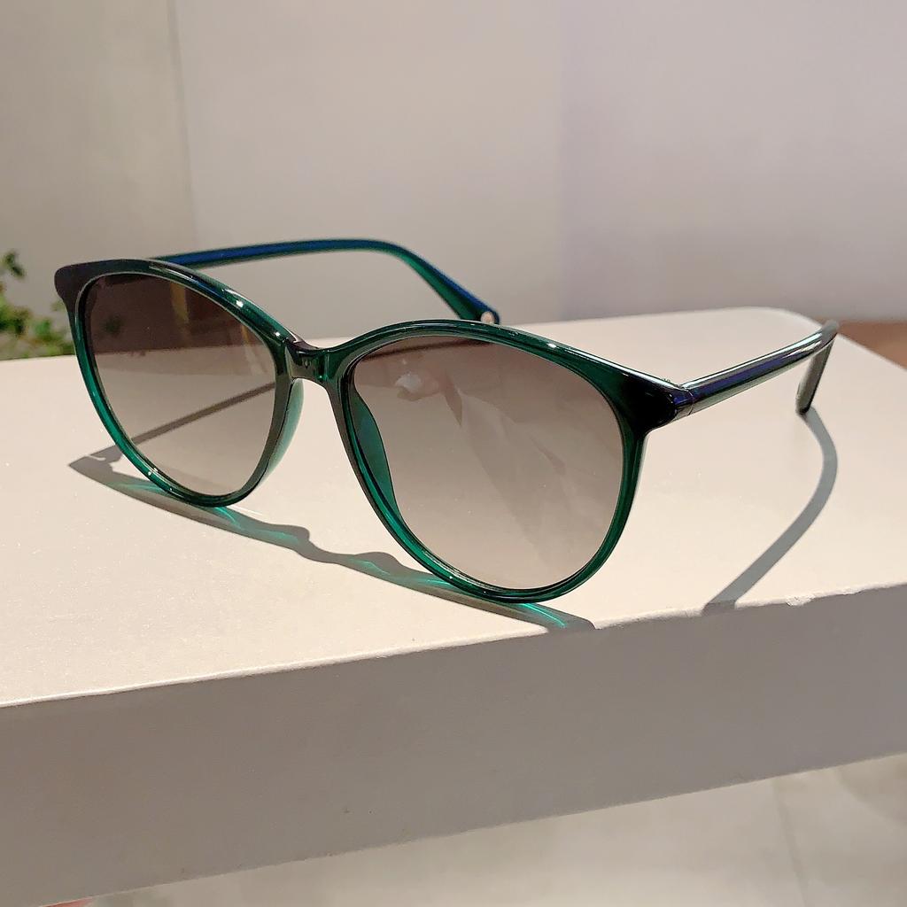 Vintage Round Sunglasses  New in Women Stylish Gradient Candy Color Shades Trendy Luxury Brand Designer Sun Glasses