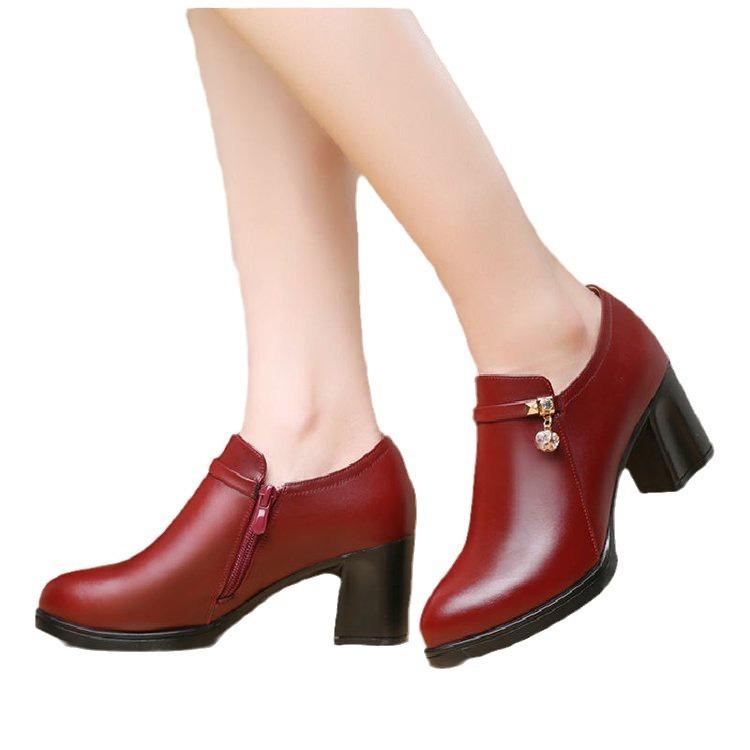 Spring and Autumn new short boots women's fashion medium heel thick heel waterproof table with drill and bare boots non-slip small leather shoes