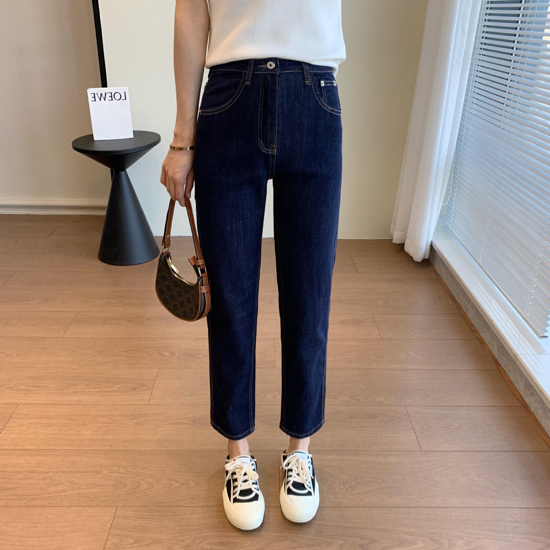 

Spring/Summer Baguette Pants: Slimming, High-Waisted, Cropped Jeans for a Straight, Stylish Look. Medium