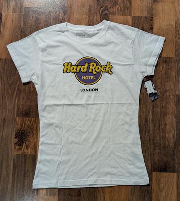 Üst Kıyafetler – T-shirtler