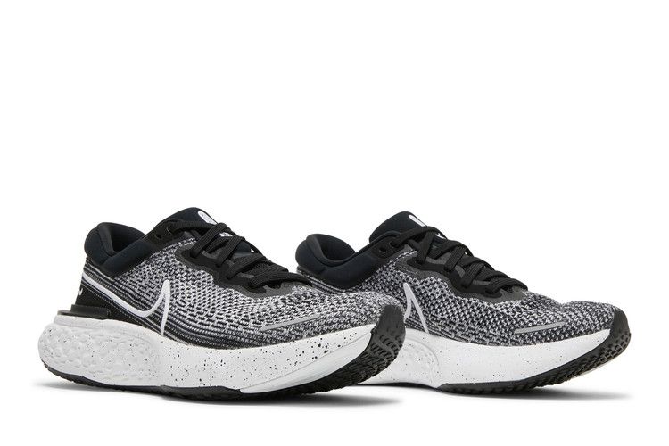 Nike ZoomX Invincible Run Flyknit Oreo