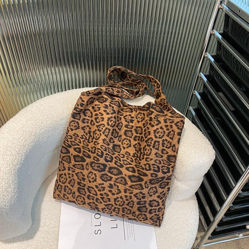 Retro Simple Large-capacity Tote Bag Women's New Niche Leopard Print Shoulder Bag Casual Commuter Bag