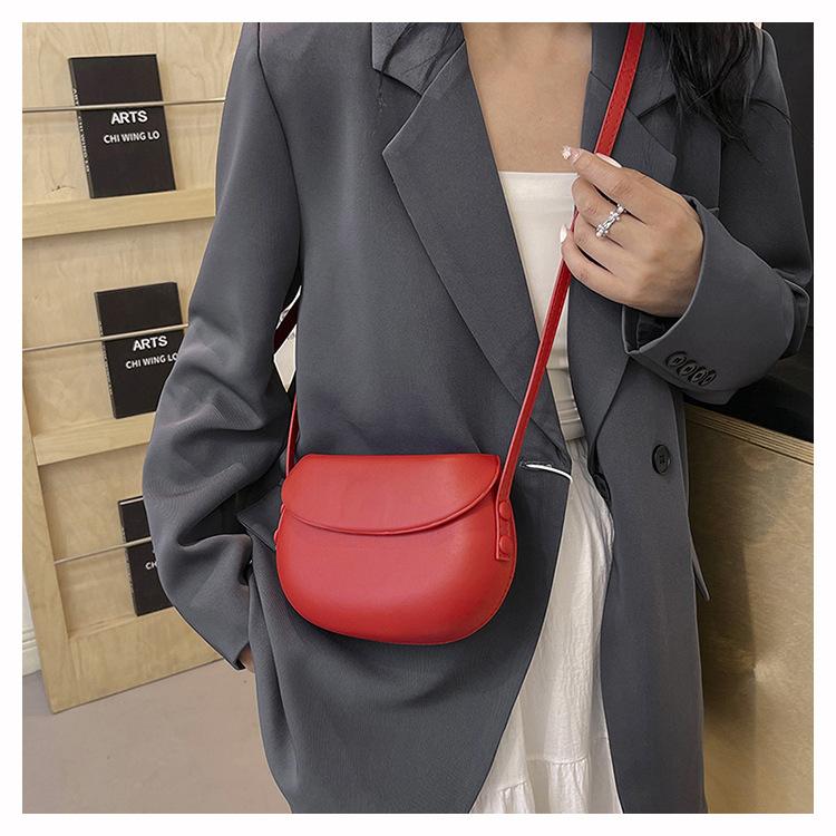 New Fashion Saddle Bag for Women Simple Style Faux Leather Shoulder Crossbody Purse Casual Commute Handbag