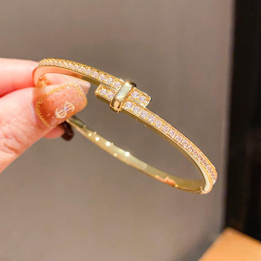 

18k Gold Plated Zircon Cross Cuff Bracelet For Women Elegant Jewelry Accessory золотой