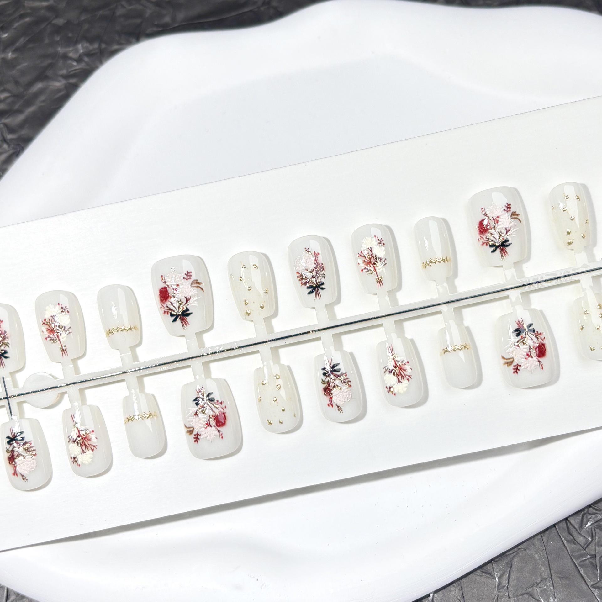 

Chinese Style Watercolor Rose Floral Nail Art Patches - Retro Cute Short Wearable Nails