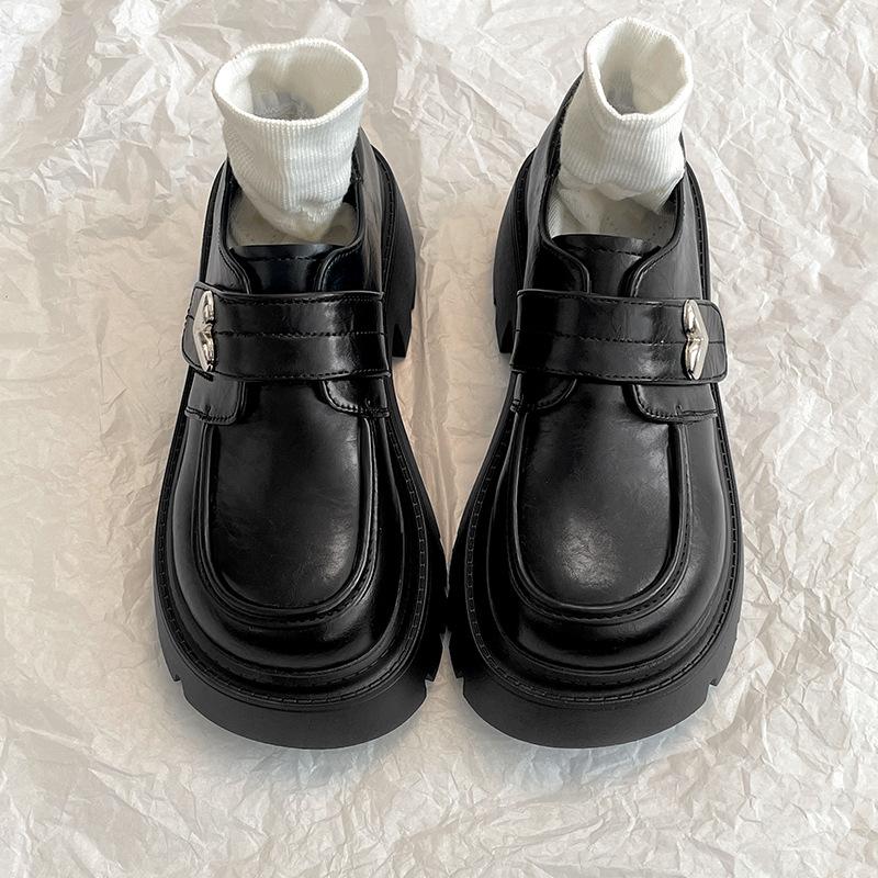 

Queen Fan retro British style platform thick heel small leather shoes women s 2025 new summer skirt loafer shoes 35 чёрный