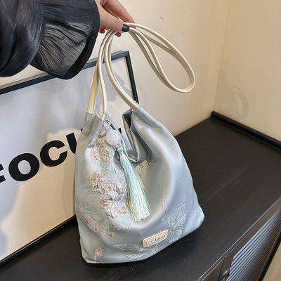 Ladies Messenger Bag New Embroidery Large Capacity Commuter Shoulder Bag Fashion Casual Bucket Cloth Bag
