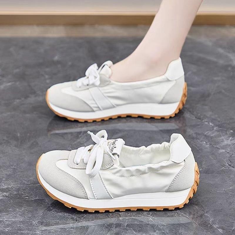 The New Women's Shoes for Summer 2025 Are Breathable and Versatile. The Thick-soled Height-increasing Shoes Are Suitable for Students To Run and Relax