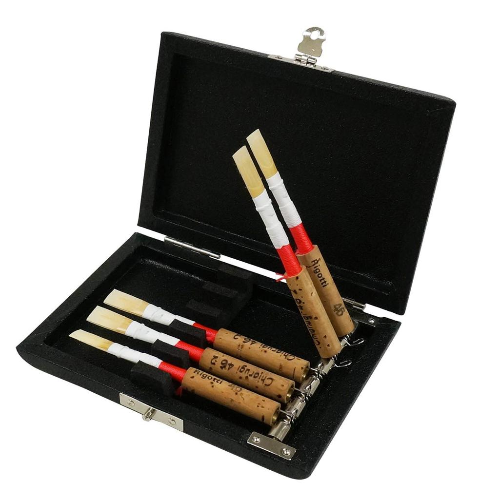 Marigaux Oboe Reed Holds 5 Black Case, Spring-Loaded, Reeds, Color