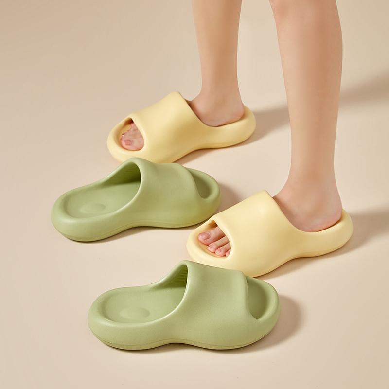 Fashion 2024 New Platform Cloud Slippers Women Soft Sole Non-Slip Pillow Slide Sandals Woman Summer Lightweight Beach Flip Flops Ladies