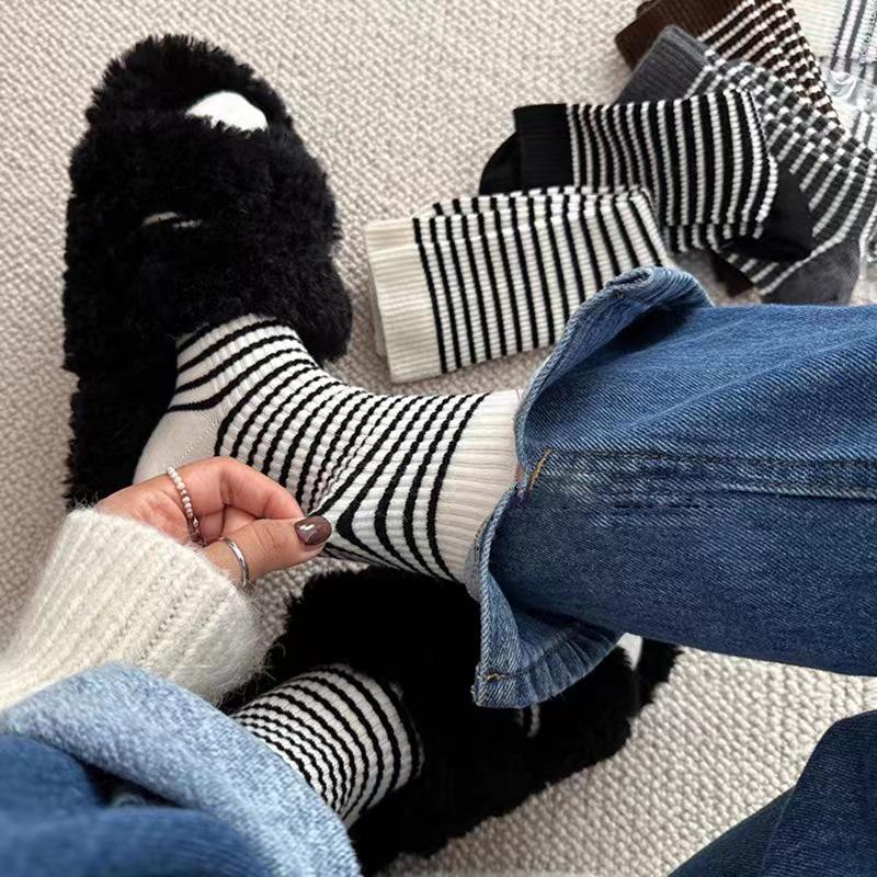 Women's Versatile Stripe Mid-Calf Socks - Japanese Cotton, Textured, Casual, Over-the-Knee, Autumn/Winter