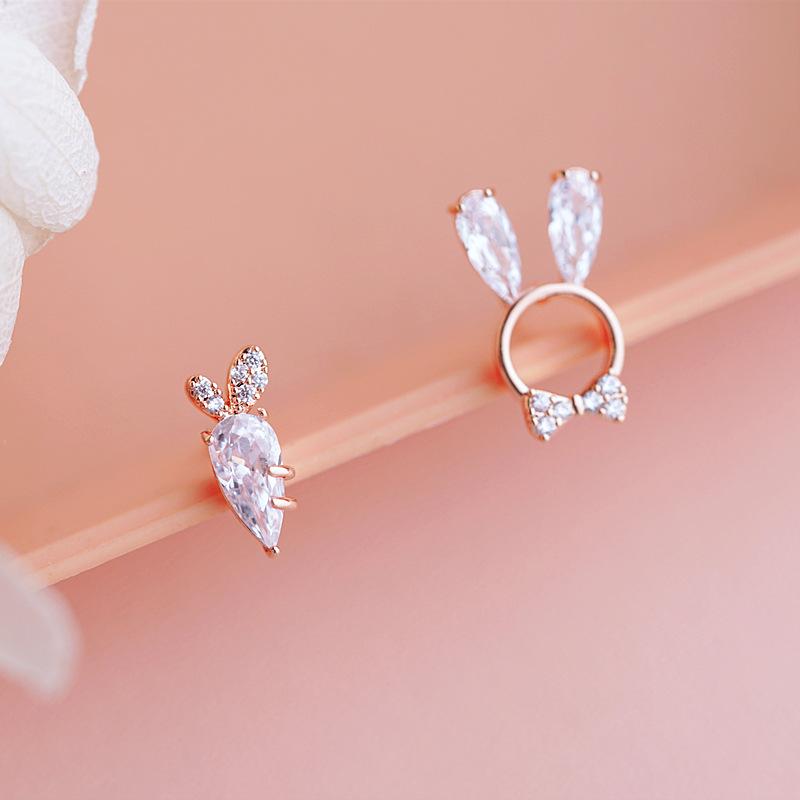 Sweet Asymmetric Rabbit Carrot Earrings Cute Student Creative Design Niche Sense