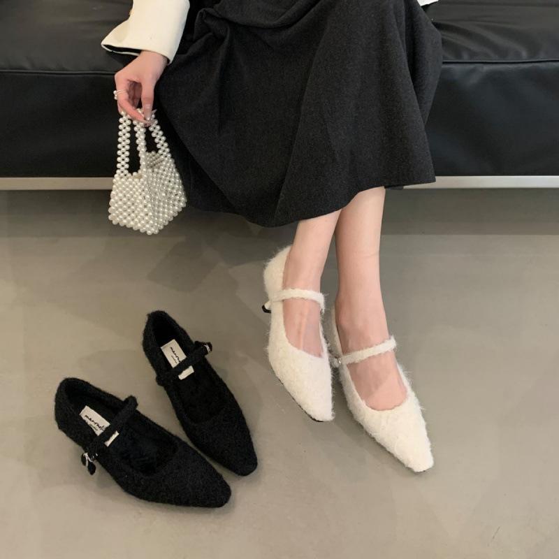 French Evening Breeze Temperament Fairy High Heels 2025 New Autumn and Winter Fashion Pointed Head Shallow Mouth Fine Heel Fluffy Single Shoes