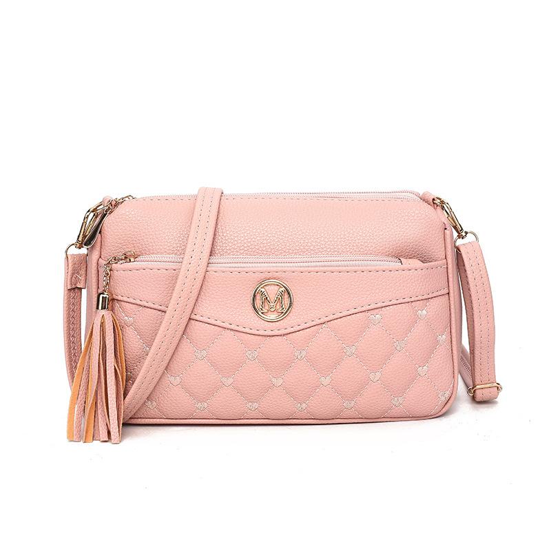 Autumn and winter new women's messenger bag fashionable versatile mobile phone bag large capacity fringed women's bag tide