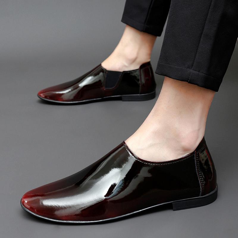 Fashion Hot Selling Men's Shiny Leather Shoes Pointed High-end Banquet Dress Shoes Europe America Trendy Red Men's Business Casual Shoes