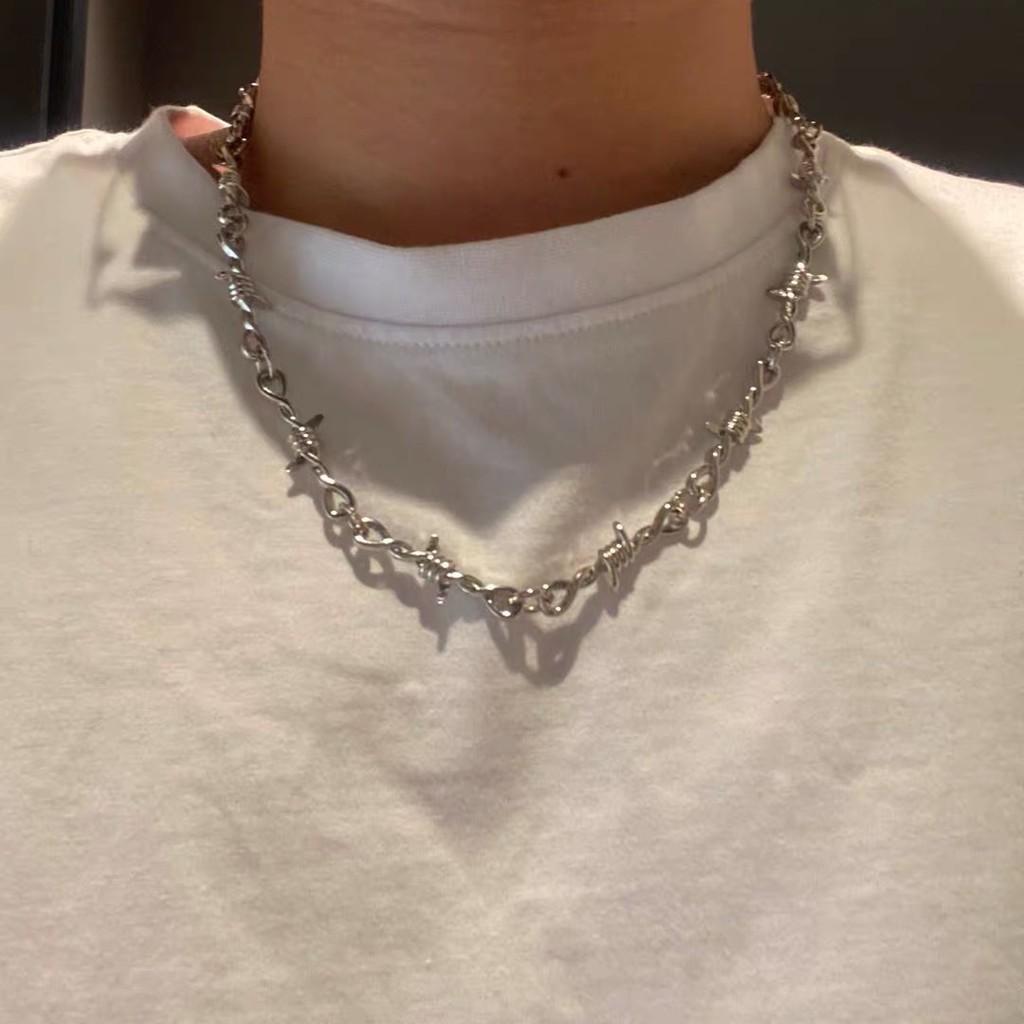 Edgy Ins Retro Thorn Necklace Eye-catching Metal Design Perfect For Hip Hop Street Style And Fashion Enthusiasts