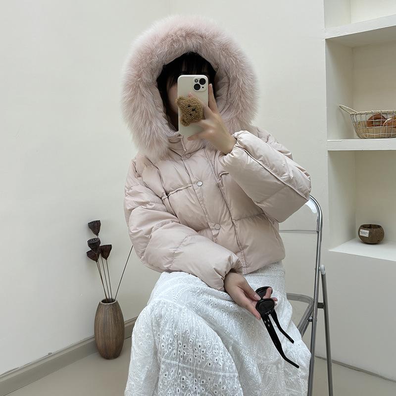

Мягкий пуховик женский короткий 2025 зима новый милый легкая роскошь воротник из лисьего меха утолщенная теплая куртка S