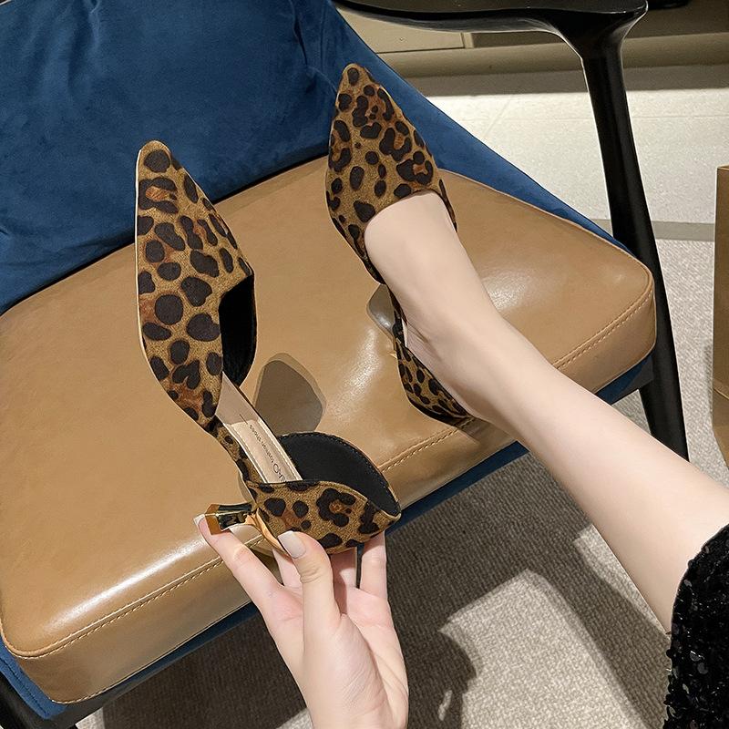 French temperament evening pointed head back low heel single shoes women's new skirt fairy yellow bag head sandals women's summer