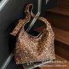 Leopard print bag women's large capacity 2025 new autumn and winter leisure shoulder messenger bag versatile work commuter tote bag