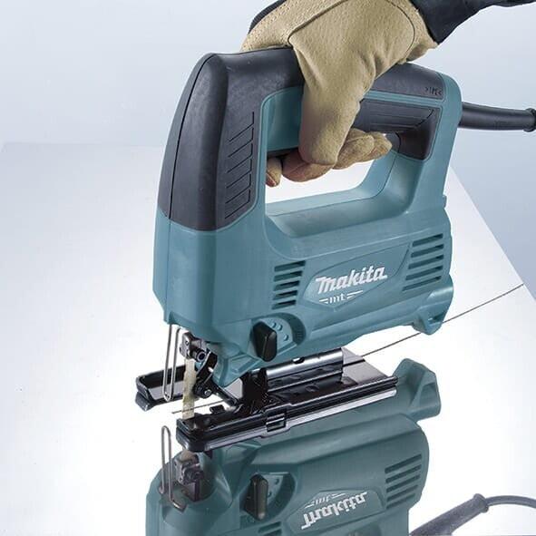 Маятниковый электролобзик Makita M4301