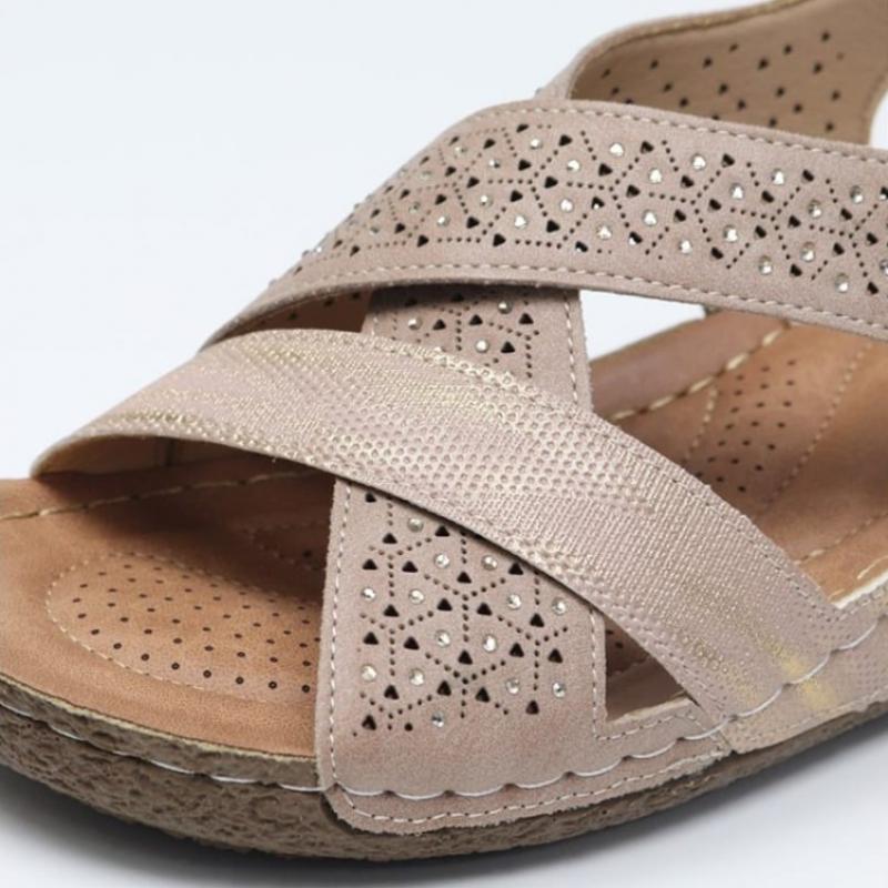 Melting Brown Women Wedge Heel Sandals Punching Strap Vacation Sandals