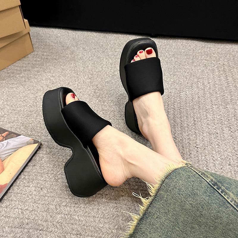 Platform slippers women's summer wear new cool slippers women's high heels beach shoes drag