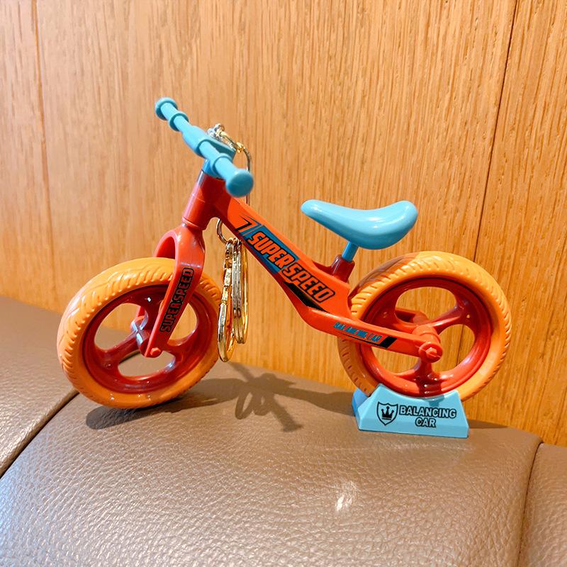 Creative, Fun and Movable Bicycles, Couple Jewelry, Keychain Pendant, Small Gift Ornament.