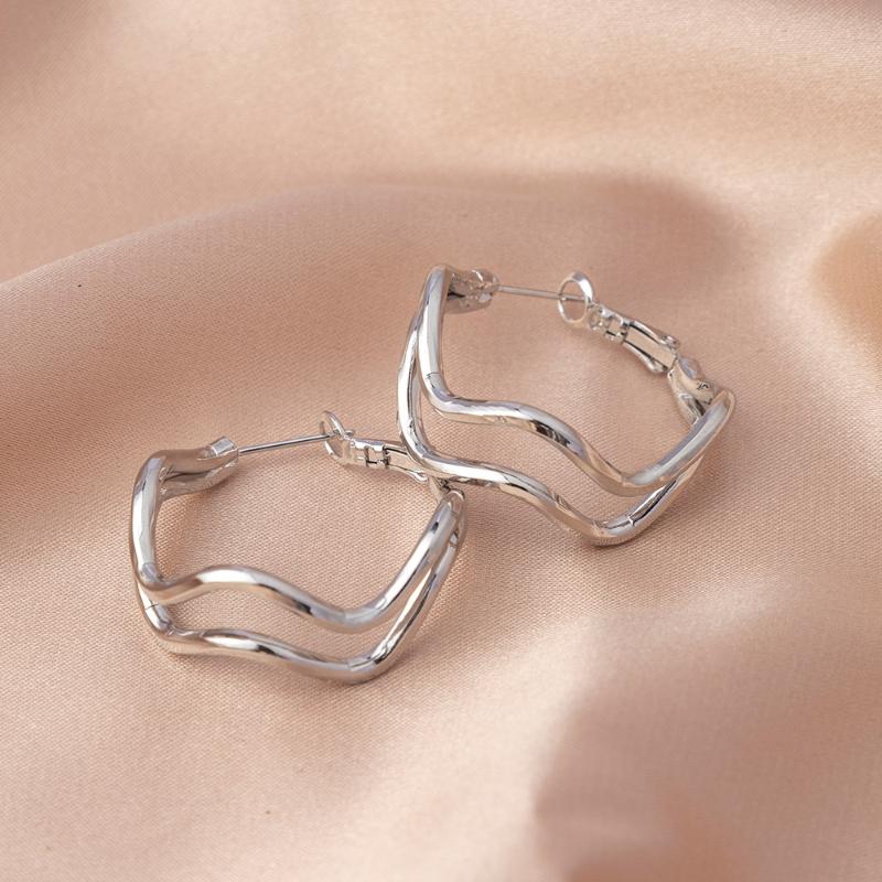 Fashion Trend Unique Design Elegant Delicate Retro Stud Earrings Women Jewelry Party Gifts