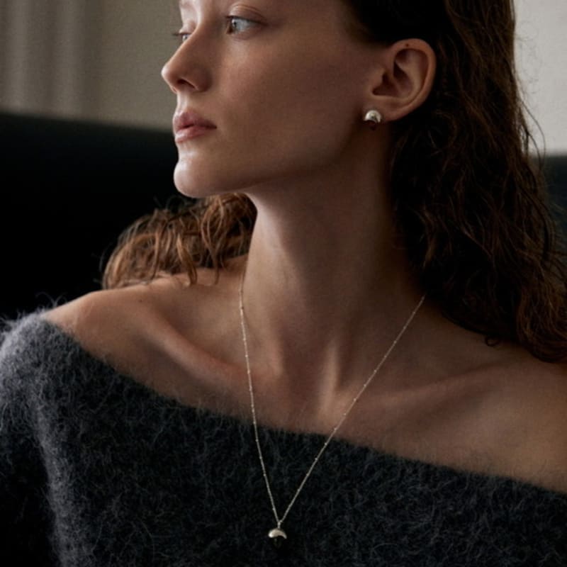 Onill 04-22 Shell (Necklace)
