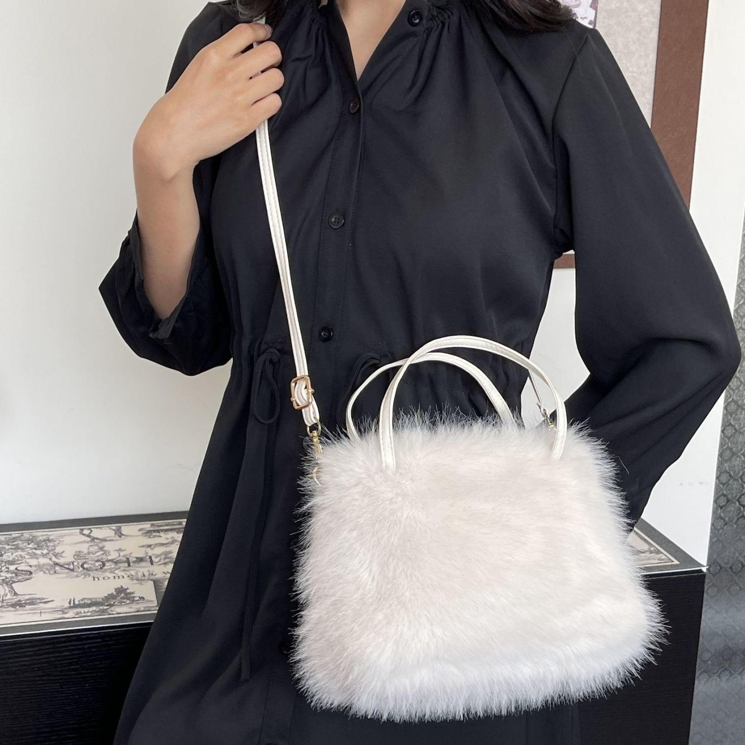 Женская мягкая пушистая сумка через плечо - Осенне-зимняя сумка на плечо 1070₽