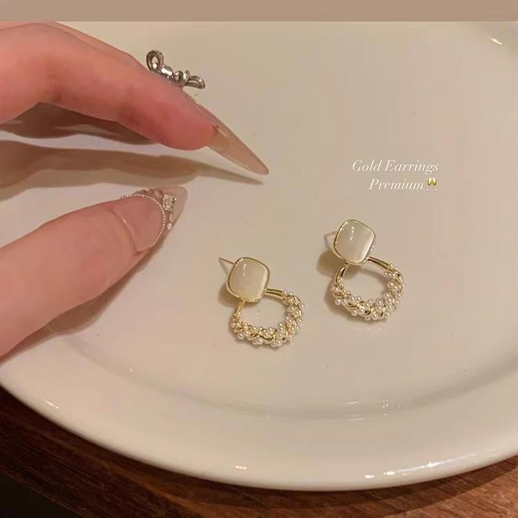 Sugar cube opal rhombus pearl earrings femininity atmosphere stud earrings unique ears