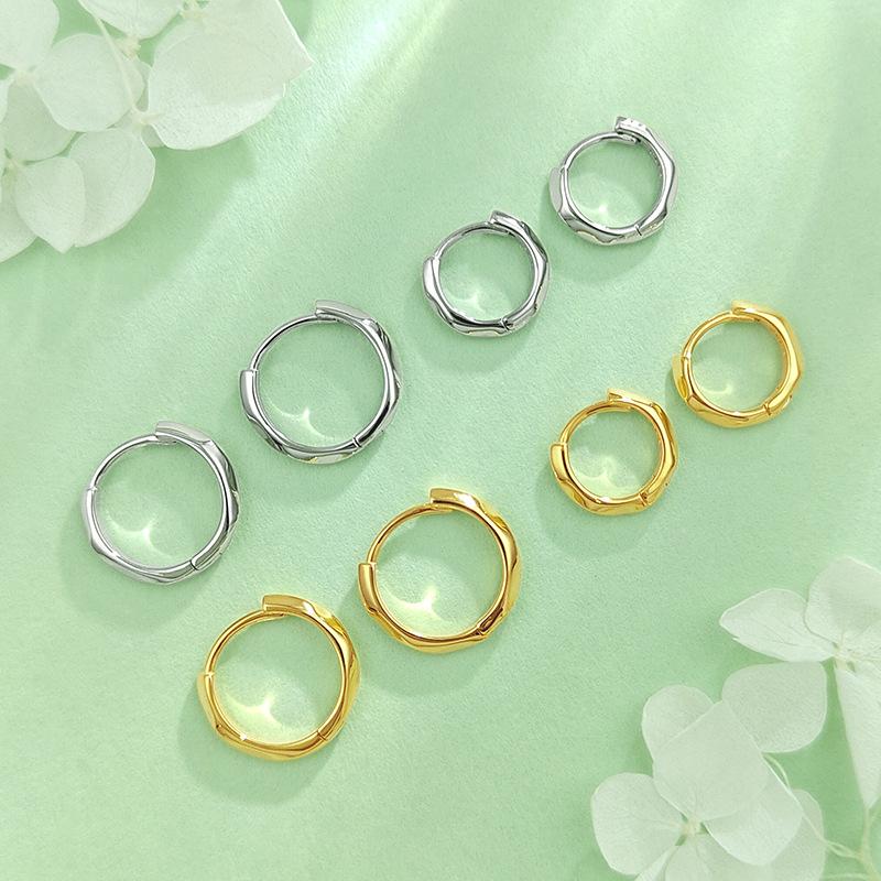 S925 Sterling Silver Mirror-Finish Hoop Earrings - Women's Luxe Style, Light and Niche Circular Ear Clips for Autumn/Winter.