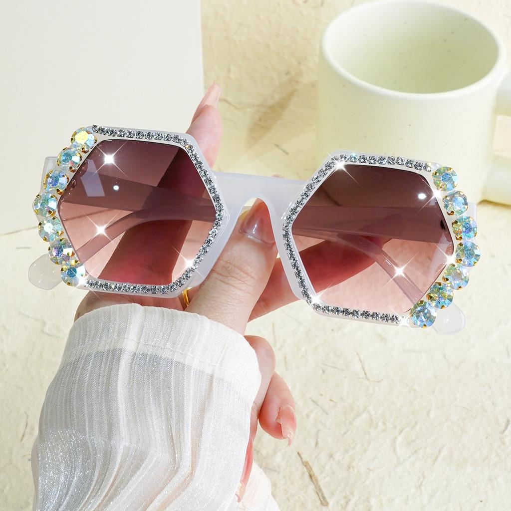 Rhinestone Sunglasses for Women Vintage Lovely Retro Oversized Eyeglasses Party Nightclub Decoration Halloween Christmas Gift