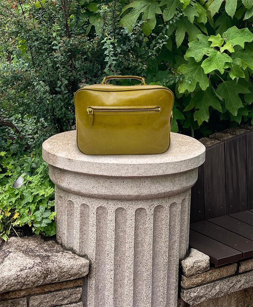 [moocat] Genuine Leather Business Bag, Large Capacity, Available In 4 Colors, Men's and Women's, Travel, A4 Size, Handcrafted by Skilled Artisans