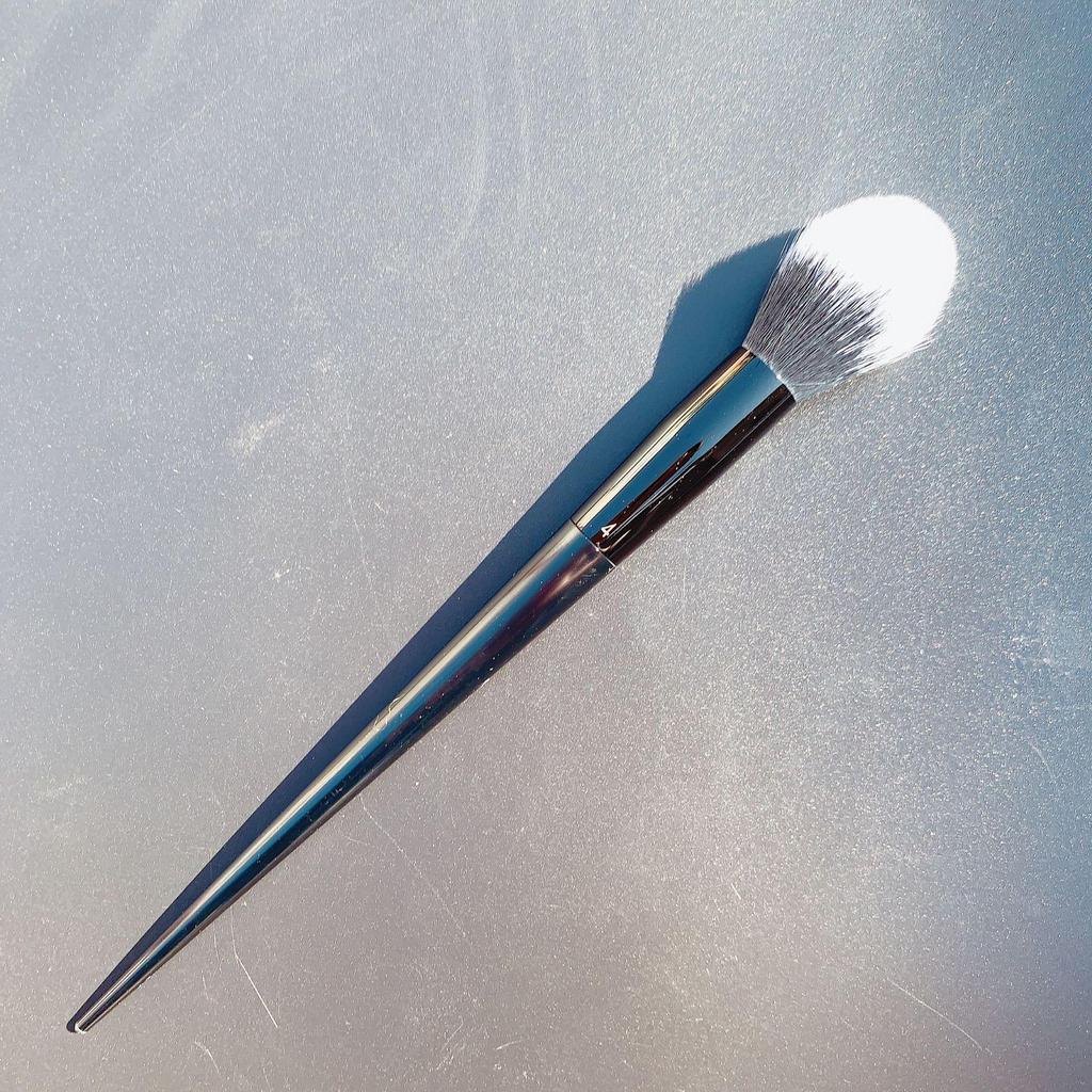 KVD Big Face Full Makeup Brush Set: 3D Concealer, Foundation, Double-Ended Eyeshadow, Loose Powder, Blending, and Setting Brushes.