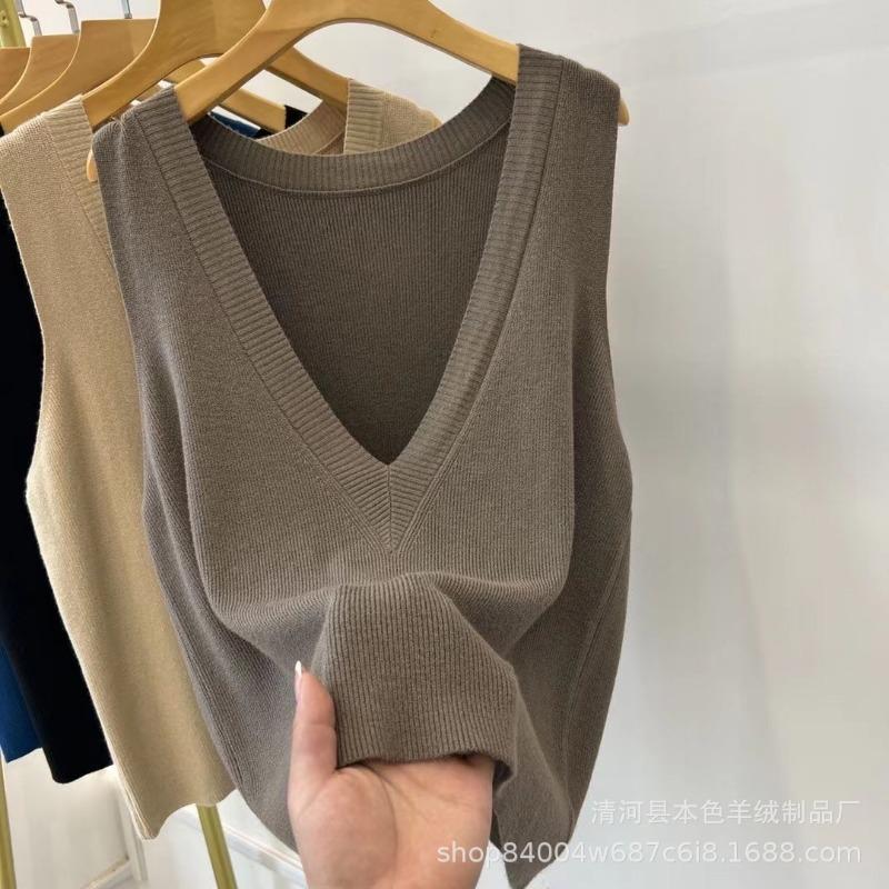 Deep V-neck Sweet Knitted Vest Solid Color Autumn New Women's Knitted