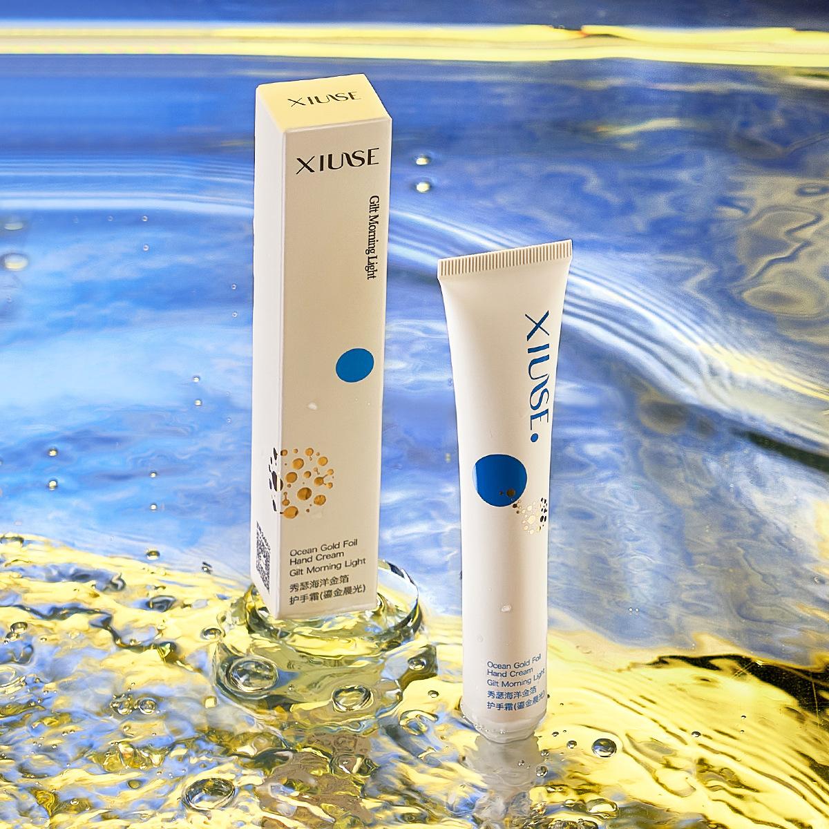 

Легкий увлажняющий крем для рук Ocean Gold Foil с травяным ароматом. Увлажняющий уход за кожей для всех типов кожи. 50g