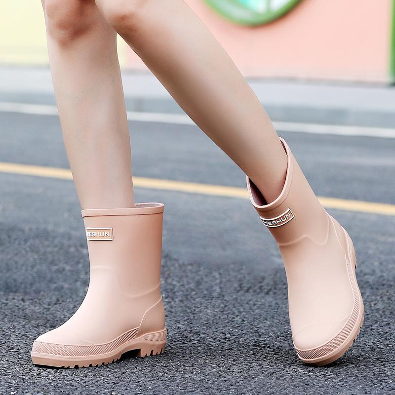 Japanese Fashion Rain Shoes Women's Solid Color Simple Medium Tube Rain Boots Waterproof and Non-slip Outer Wear Kitchen Work Water Shoes
