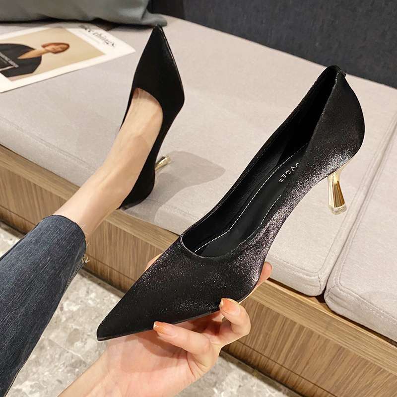 Cremeweiße High Heels Damen Stiletto 2025 Frühling 5 cm kleiner Absatz keine müden Füße Moderatorin spitz Französischer Rock Einzelne Schuhe