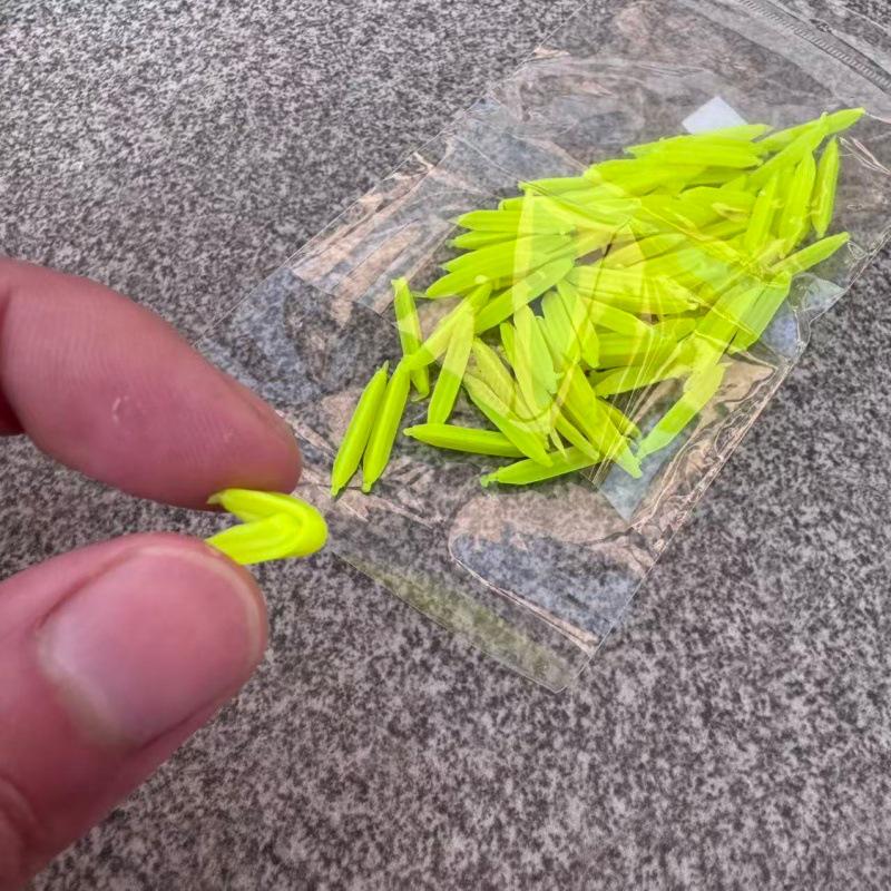Bright Bean Fiskeredskapsset: Inkluderar flottör, förtjockat huvud och svans, tafskrok och ögonbönor som tillbehör.