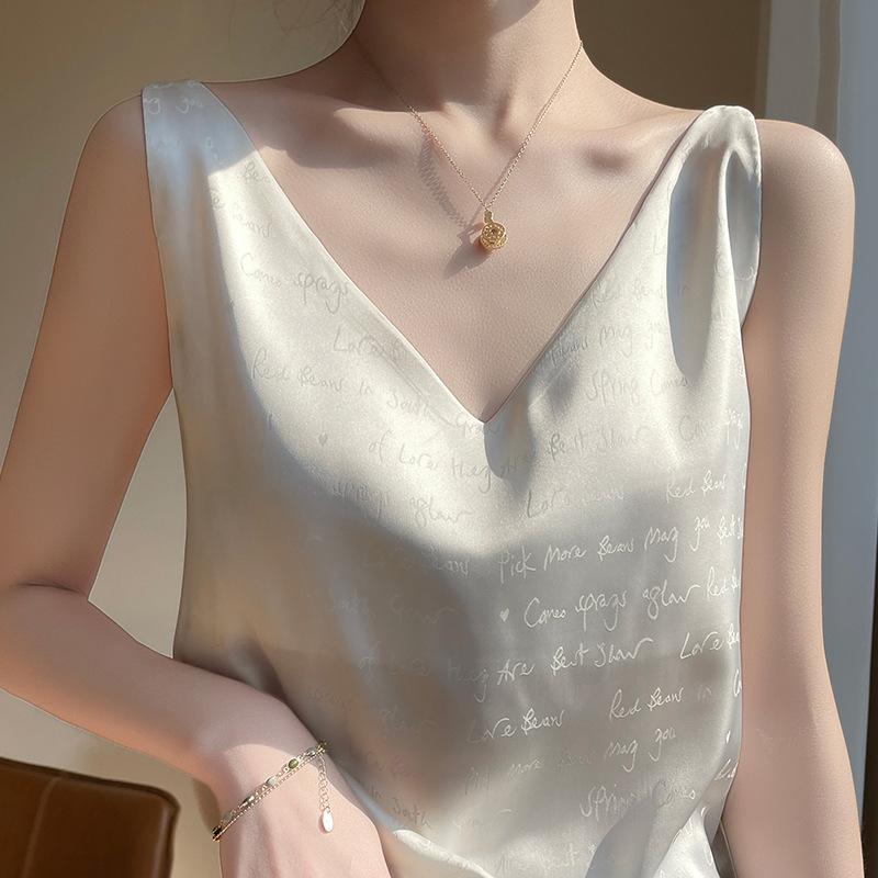 

V-neck Small Suspender Vest Summer Suit with Acetic Satin Loose Base Top Design S
