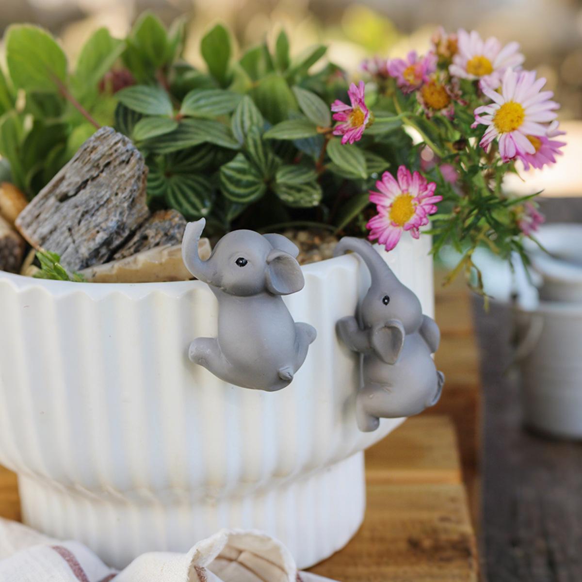 2Pcs Elephant Pot Hugger Resin Figurine Hanging Flower Pot Edge Decor Mini Elephant Statue Garden Balcony Succulent Planter Ornament Home Gift