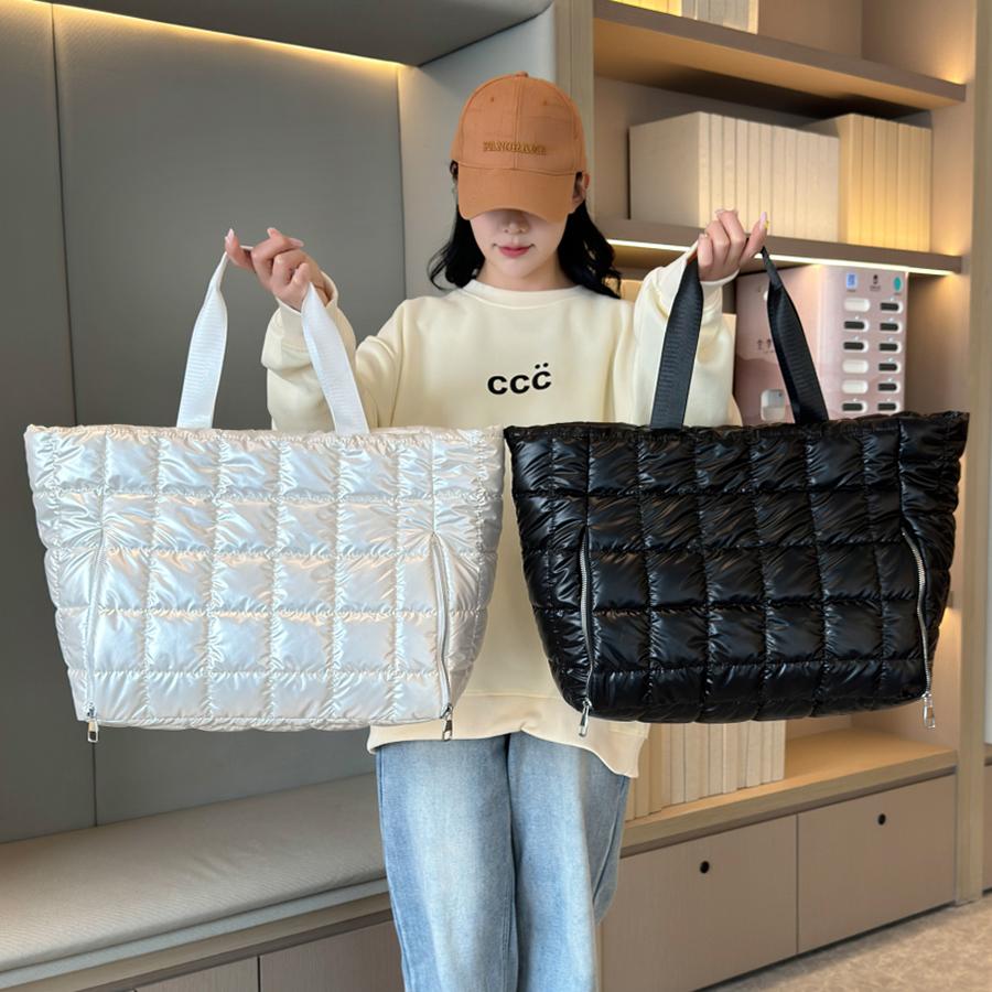 Large Capacity Quilted Tote Bags for Women Solid Color Women's Shoulder Bag for Gym Travel Fashionable Nylon Winter Padded Handbag
