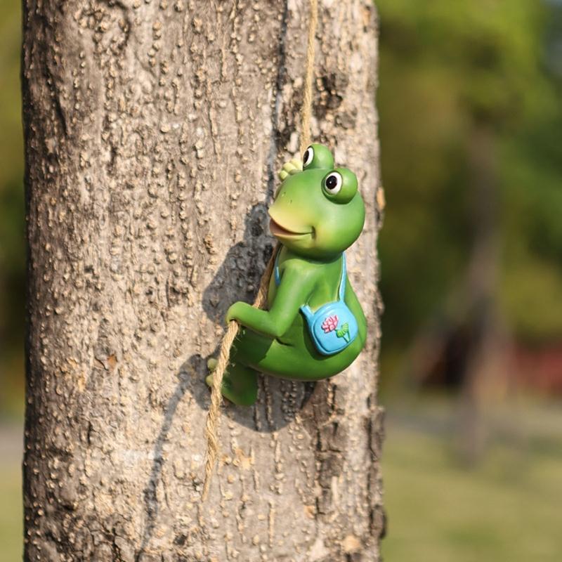 Outdoor Garden Climbing Animal Statues Hanging Animal Figurine with Hook Frogs/Rabbit Figurines for Wall Balconys Decors