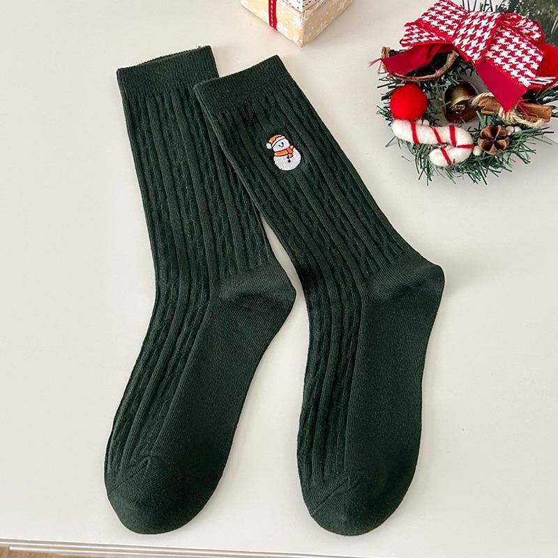 5 Pairs of Women's Autumn and Winter Linen Pattern Christmas Embroidery Trendy and Versatile Mid Calf Stackable Socks