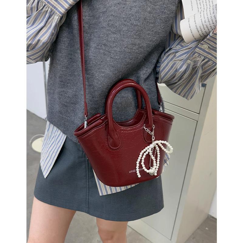 Premium Sense Light Luxury Vegetable Basket Bag Women 2025 New Niche Design Portable Bucket Foreign Gas Shoulder Bag