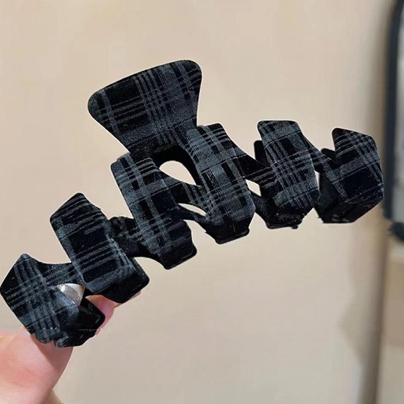 Korean Large Hair Clip For Women Acrylic Grab Plaid Plush Hair Claw Irregular Shark Clips Daily Trendy Hair Accessories