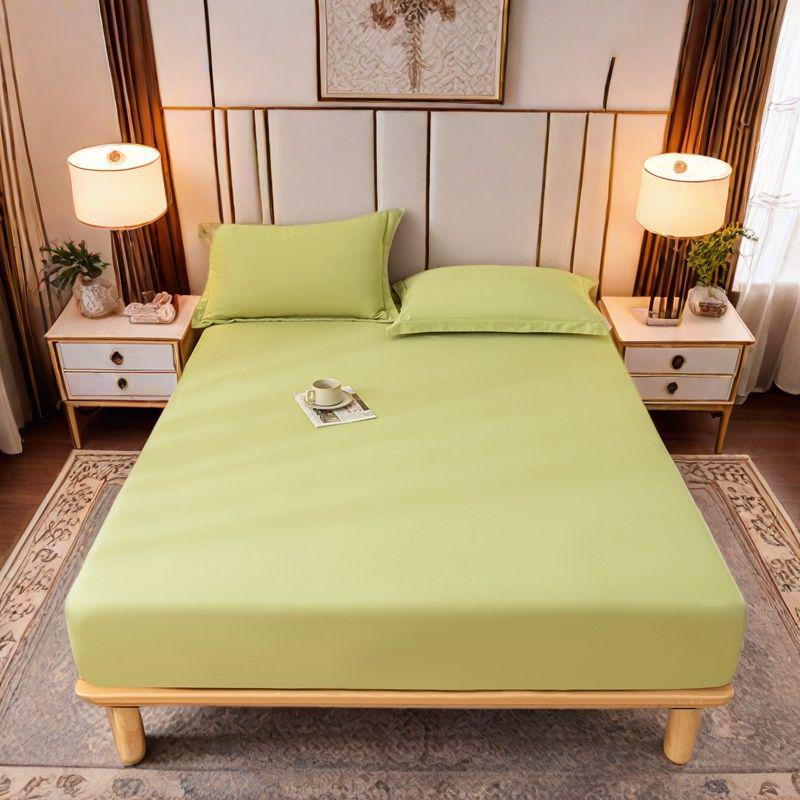 

Приємне до шкіри однотонне простирадло на резинці з покривалом та наволочкою 100x200-30 cm